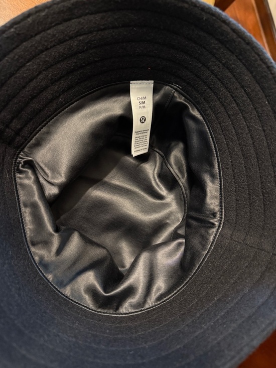 NWT Lululemon Satin Lined Wool Bucket Hat Small Medium Black Graphite Grey S/M